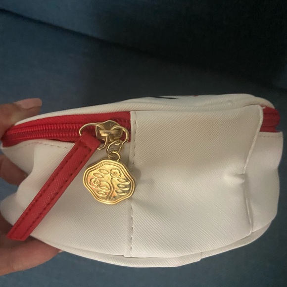 NWOT Shiseido Take Me To Ginza Round Medium Cosmetics Travel Pouch Red & White - Picture 10 of 11